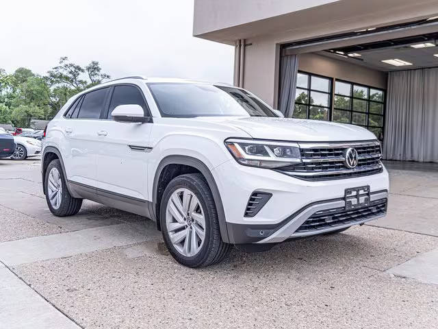 2022 Volkswagen Atlas Cross Sport 3.6L V6 SE w/Technology AWD photo