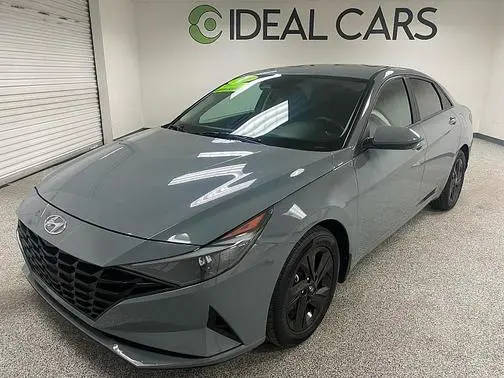 2022 Hyundai Elantra SEL FWD photo