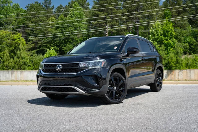 2022 Volkswagen Taos SE AWD photo