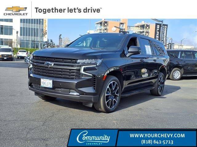 2022 Chevrolet Suburban RST 4WD photo