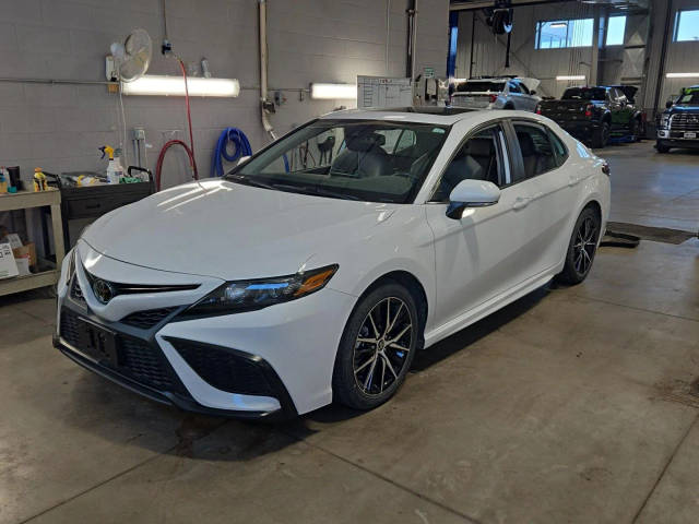 2022 Toyota Camry SE AWD photo