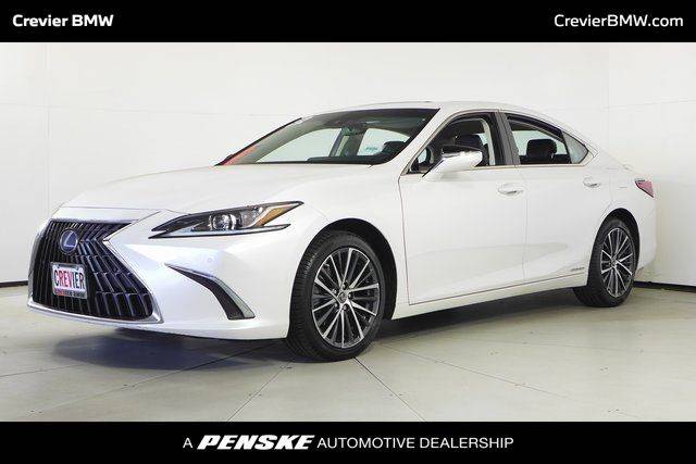 2022 Lexus ES ES 300h FWD photo