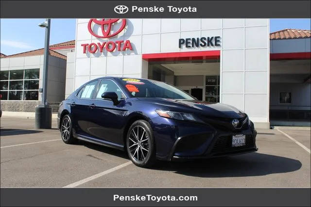 2022 Toyota Camry SE AWD photo