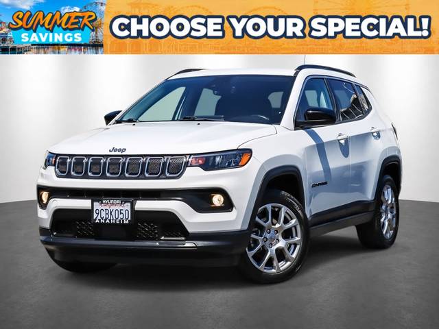 2022 Jeep Compass Latitude Lux 4WD photo