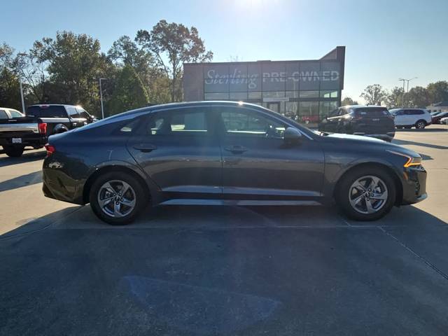 2022 Kia K5 LXS FWD photo