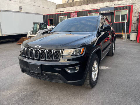 2019 Jeep Grand Cherokee Laredo 4WD photo