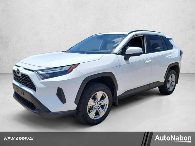 2022 Toyota RAV4 XLE FWD photo
