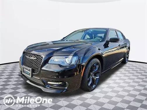 2022 Chrysler 300 Touring L RWD photo