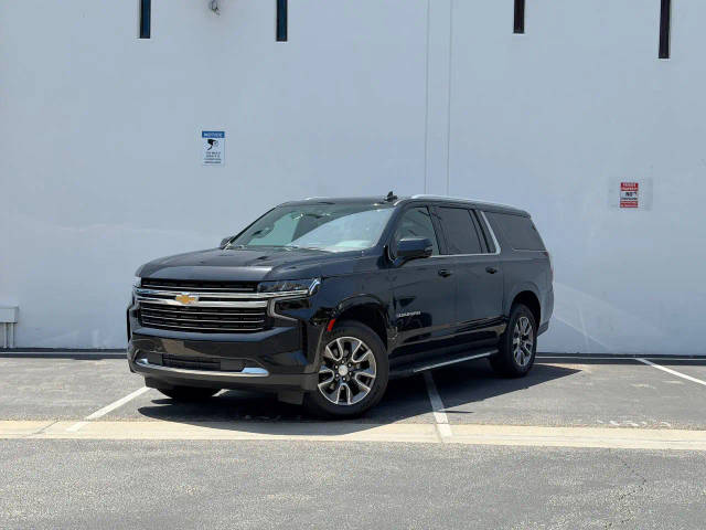 2022 Chevrolet Suburban LT RWD photo