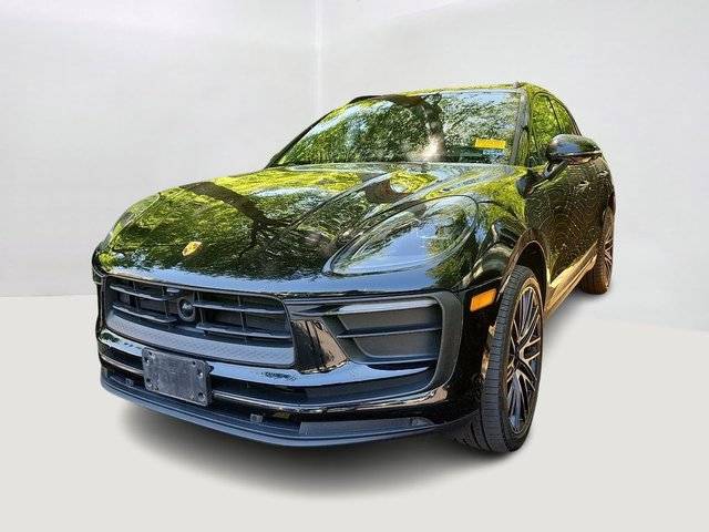 2022 Porsche Macan AWD photo