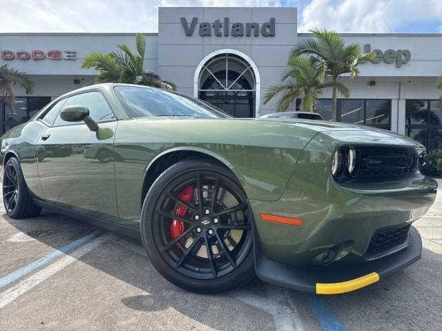 2022 Dodge Challenger R/T Scat Pack RWD photo