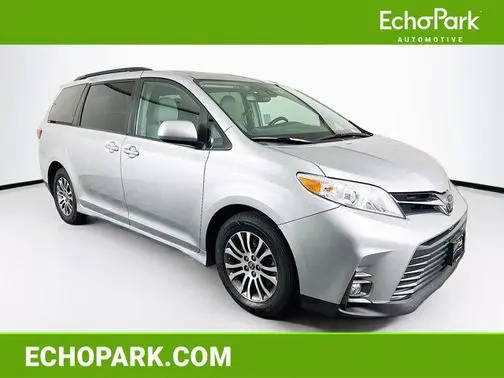 2020 Toyota Sienna XLE FWD photo