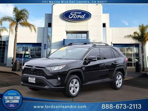 2020 Toyota RAV4 XLE FWD photo