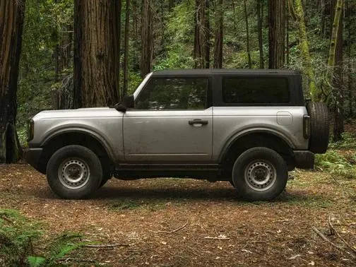 2022 Ford Bronco 2 Door Outer Banks 4WD photo