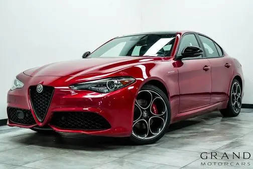 2022 Alfa Romeo Giulia Veloce AWD photo
