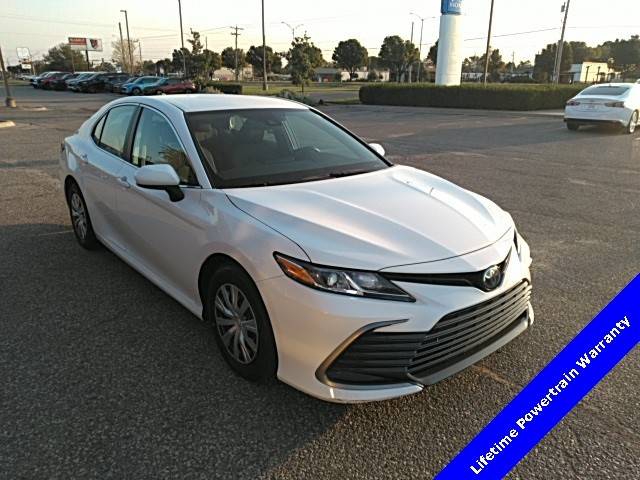 2022 Toyota Camry Hybrid LE FWD photo