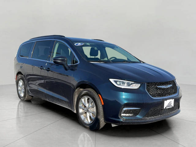 2022 Chrysler Pacifica Minivan Touring L AWD photo