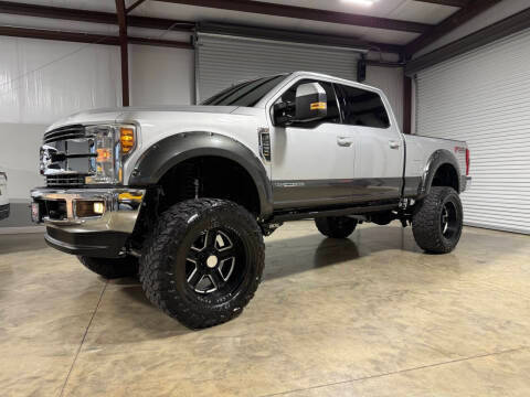 2019 Ford F-250 Super Duty LARIAT 4WD photo