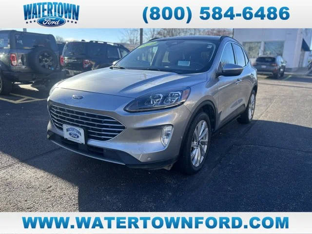 2022 Ford Escape Titanium Hybrid AWD photo