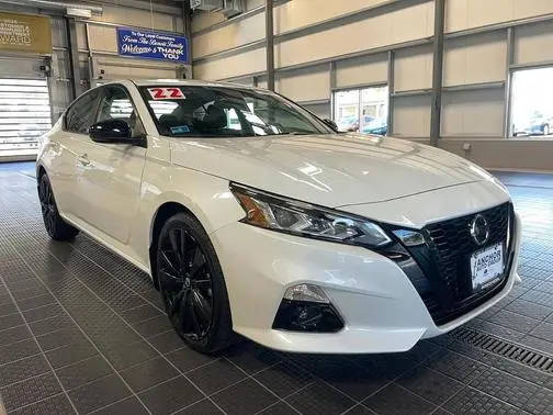 2022 Nissan Altima 2.5 SR AWD photo