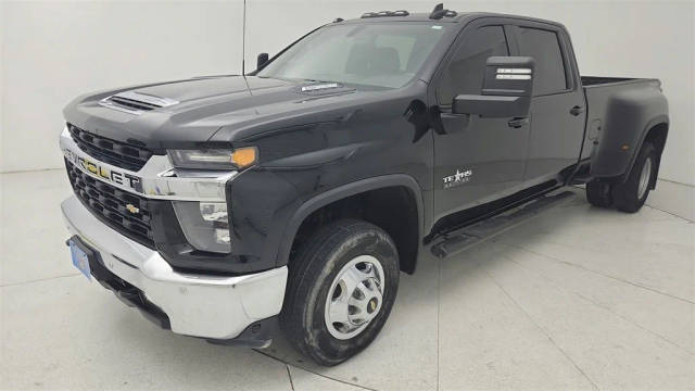 2022 Chevrolet Silverado 3500HD LT 4WD photo