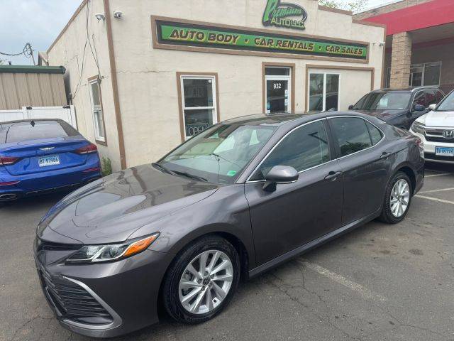 2022 Toyota Camry LE FWD photo