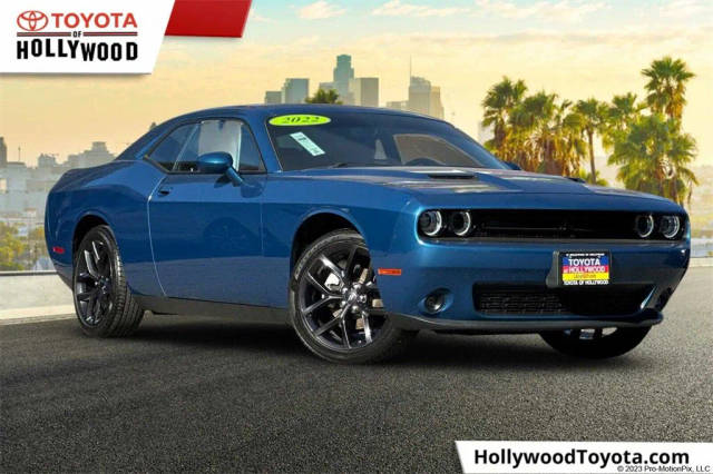 2022 Dodge Challenger SXT RWD photo