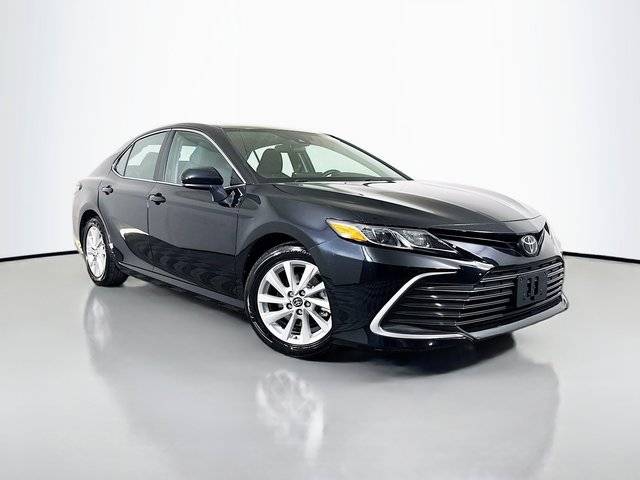 2022 Toyota Camry LE FWD photo