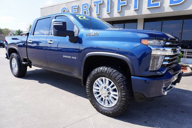 2022 Chevrolet Silverado 3500HD High Country 4WD photo