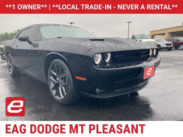 2022 Dodge Challenger SXT RWD photo