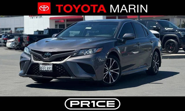 2018 Toyota Camry SE FWD photo