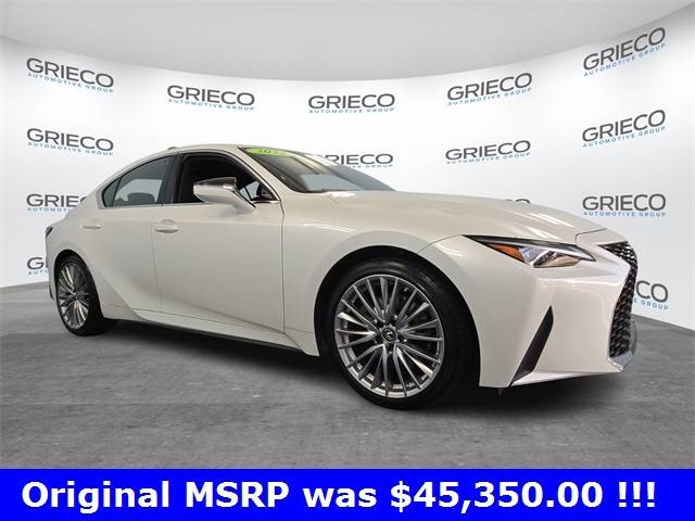 2022 Lexus IS IS 300 RWD photo