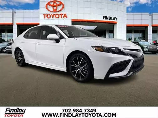 2022 Toyota Camry Hybrid SE FWD photo