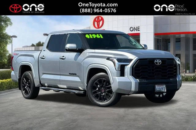 2022 Toyota Tundra SR5 4WD photo