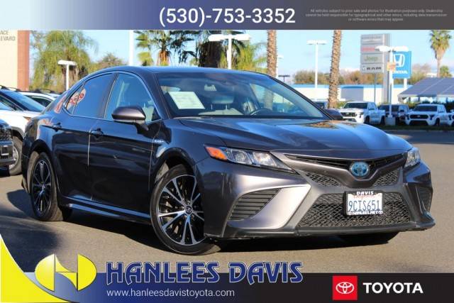 2019 Toyota Camry Hybrid SE FWD photo