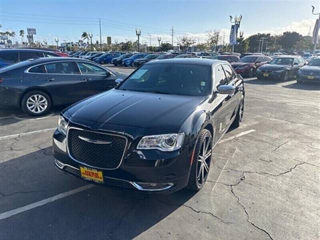 2019 Chrysler 300 Limited AWD photo