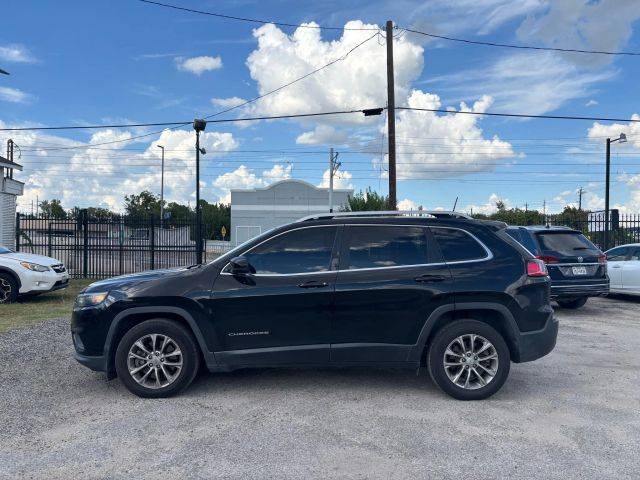 2019 Jeep Cherokee Latitude Plus FWD photo