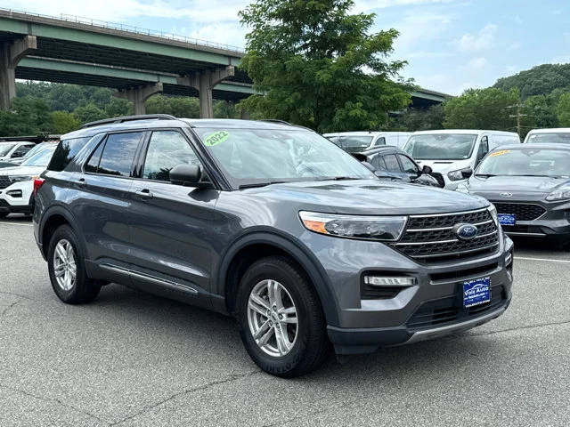 2022 Ford Explorer XLT 4WD photo