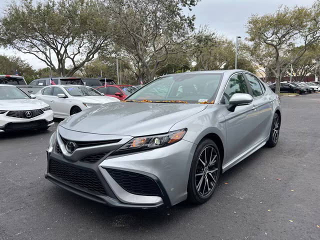 2022 Toyota Camry SE FWD photo