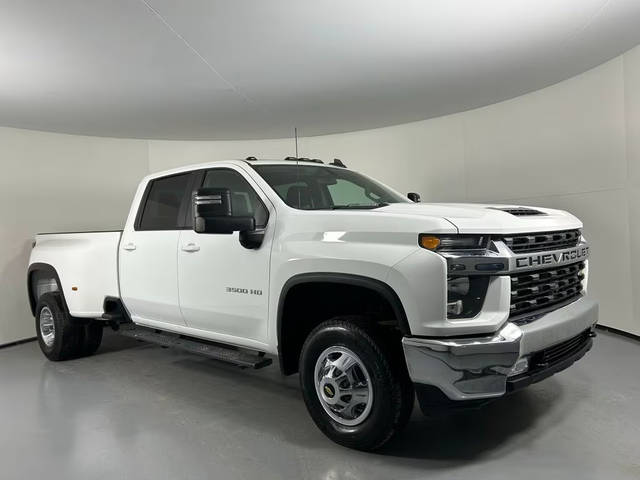 2022 Chevrolet Silverado 3500HD LT 4WD photo