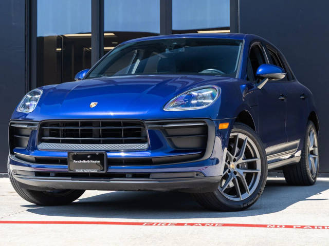 2022 Porsche Macan AWD photo