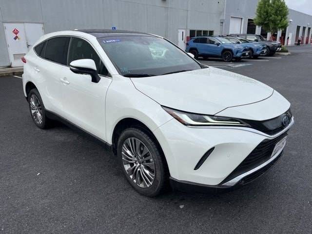 2022 Toyota Venza Limited AWD photo