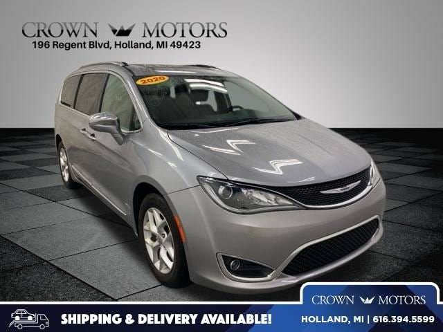2020 Chrysler Pacifica Minivan Limited FWD photo