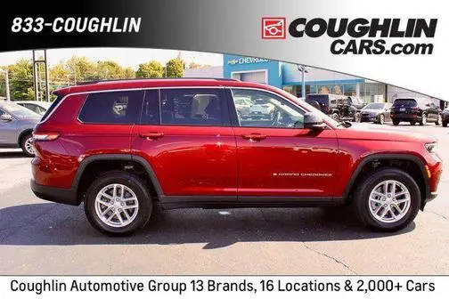 2022 Jeep Grand Cherokee L Laredo 4WD photo
