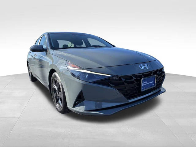 2022 Hyundai Elantra SEL FWD photo