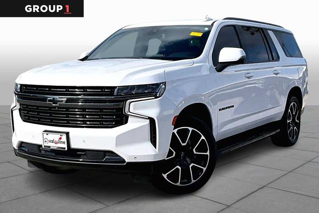 2022 Chevrolet Suburban RST RWD photo