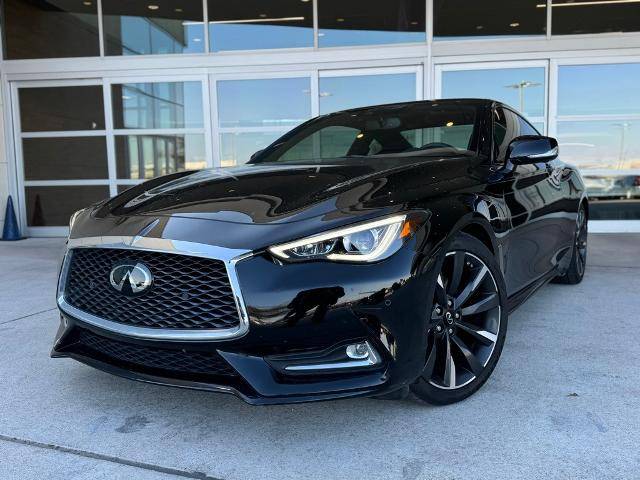 2022 Infiniti Q60 LUXE RWD photo