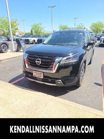 2022 Nissan Pathfinder Platinum 4WD photo