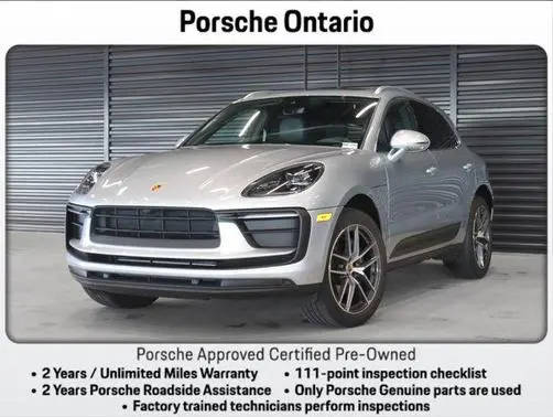 2022 Porsche Macan  AWD photo