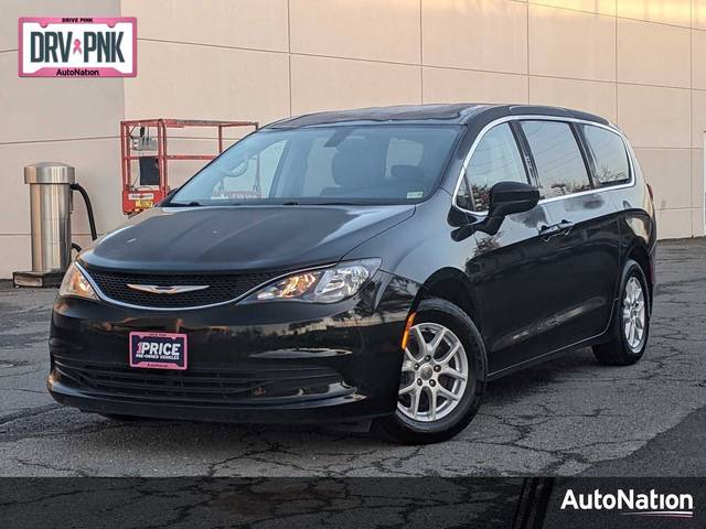 2018 Chrysler Pacifica Minivan LX FWD photo